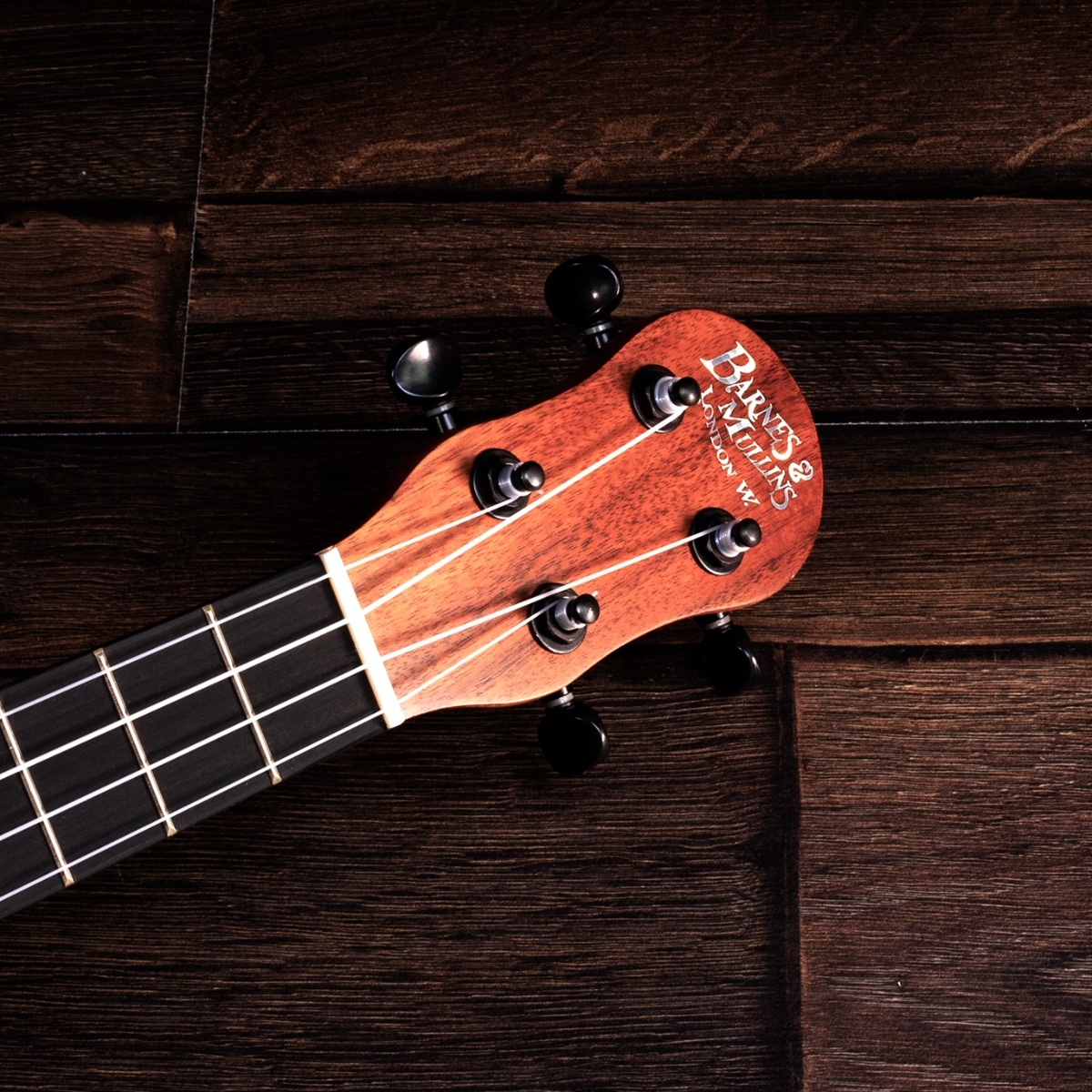 Barnes & Mullins Concert Ukulele - Koa - Image 6