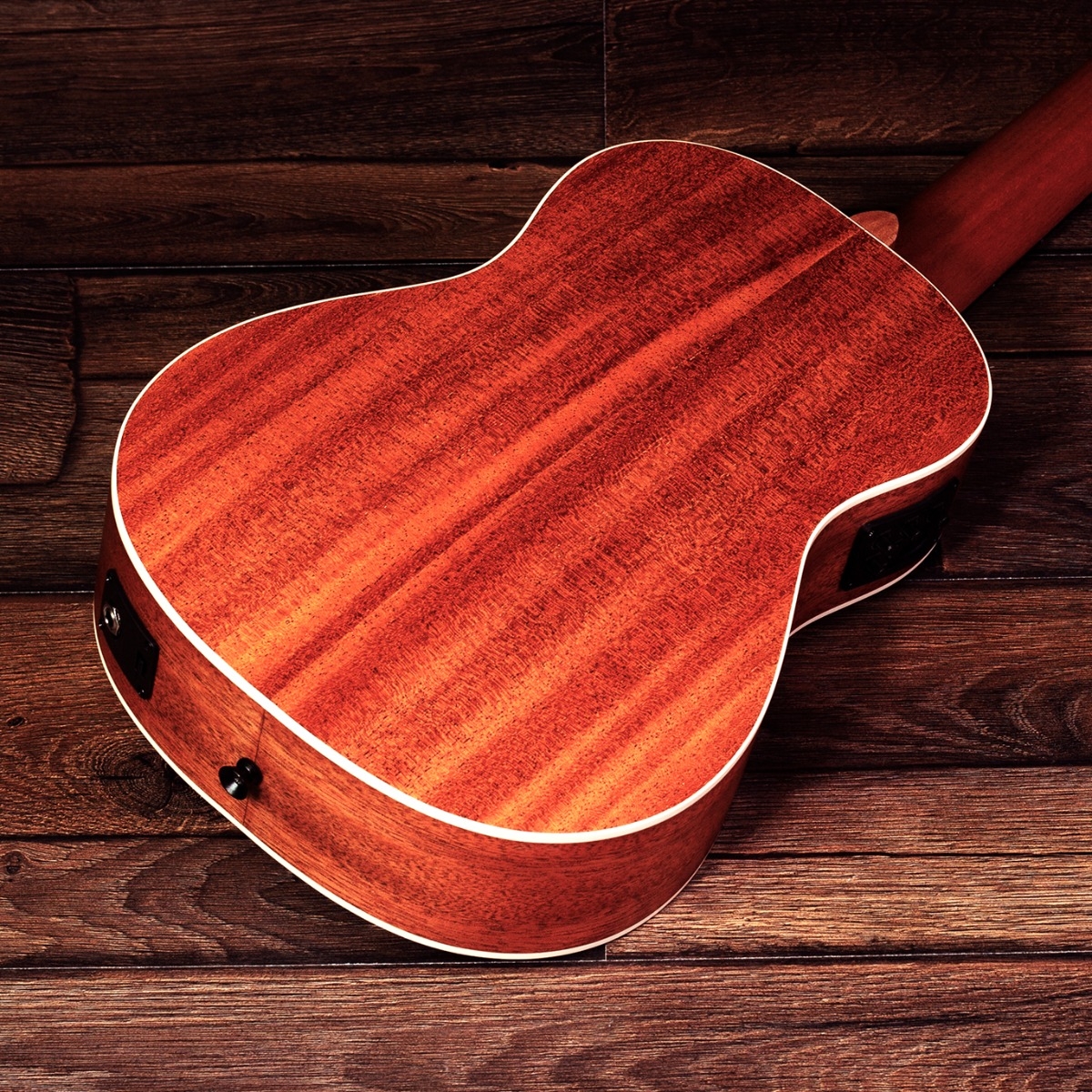 Barnes & Mullins Bass Ukulele - Mahogany - Image 7