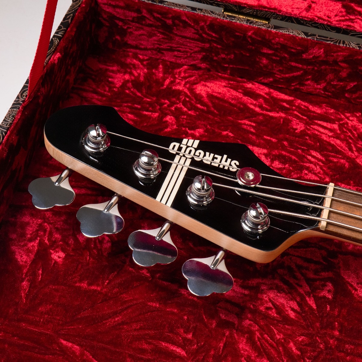 TGI Heritage Hardcase - Bass Guitar - Image 10