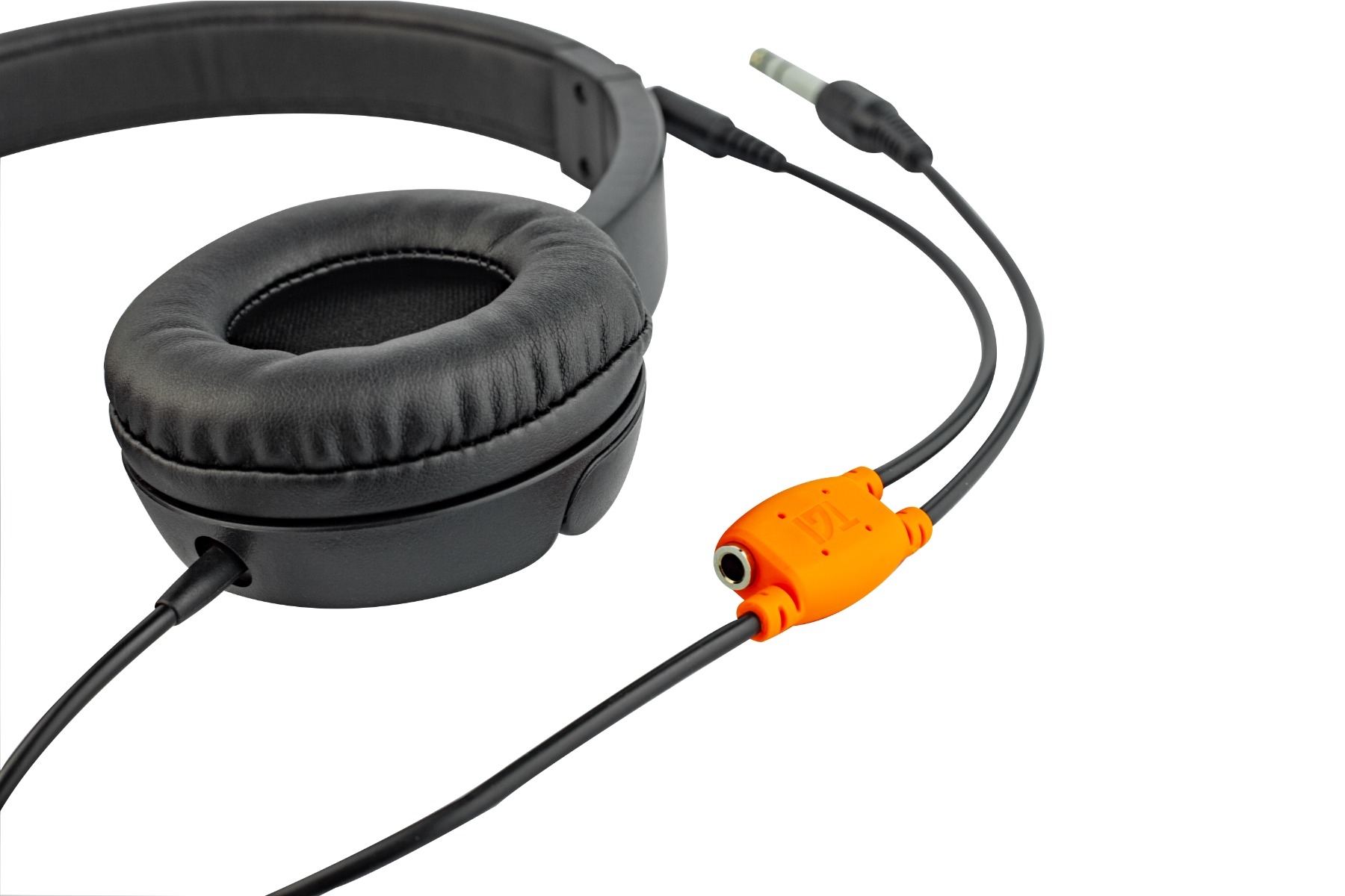 TGI SoundShare Education Headphones with Audio Sharing Connector - Image 4