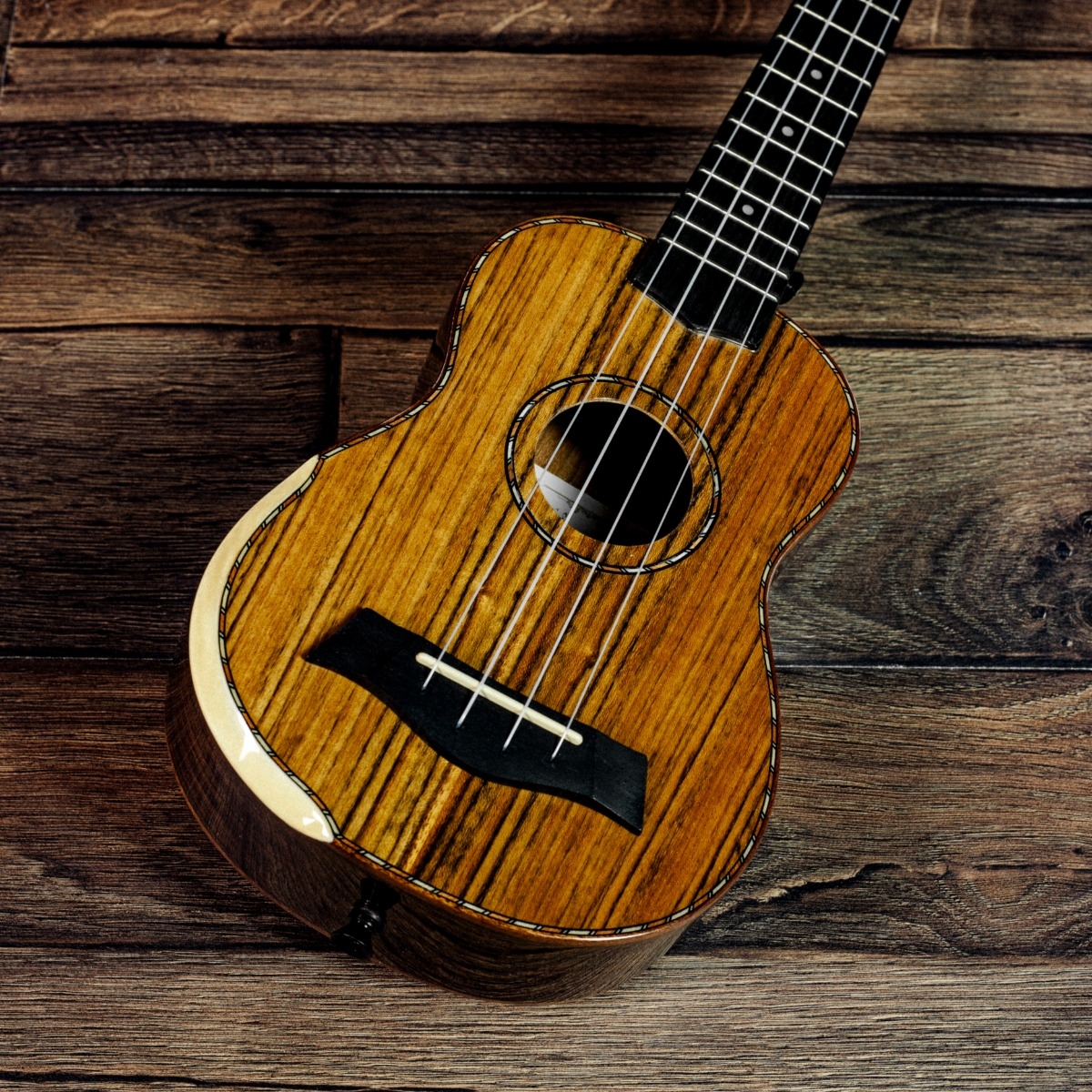 Barnes & Mullins Soprano Ukulele - Walnut - Image 3
