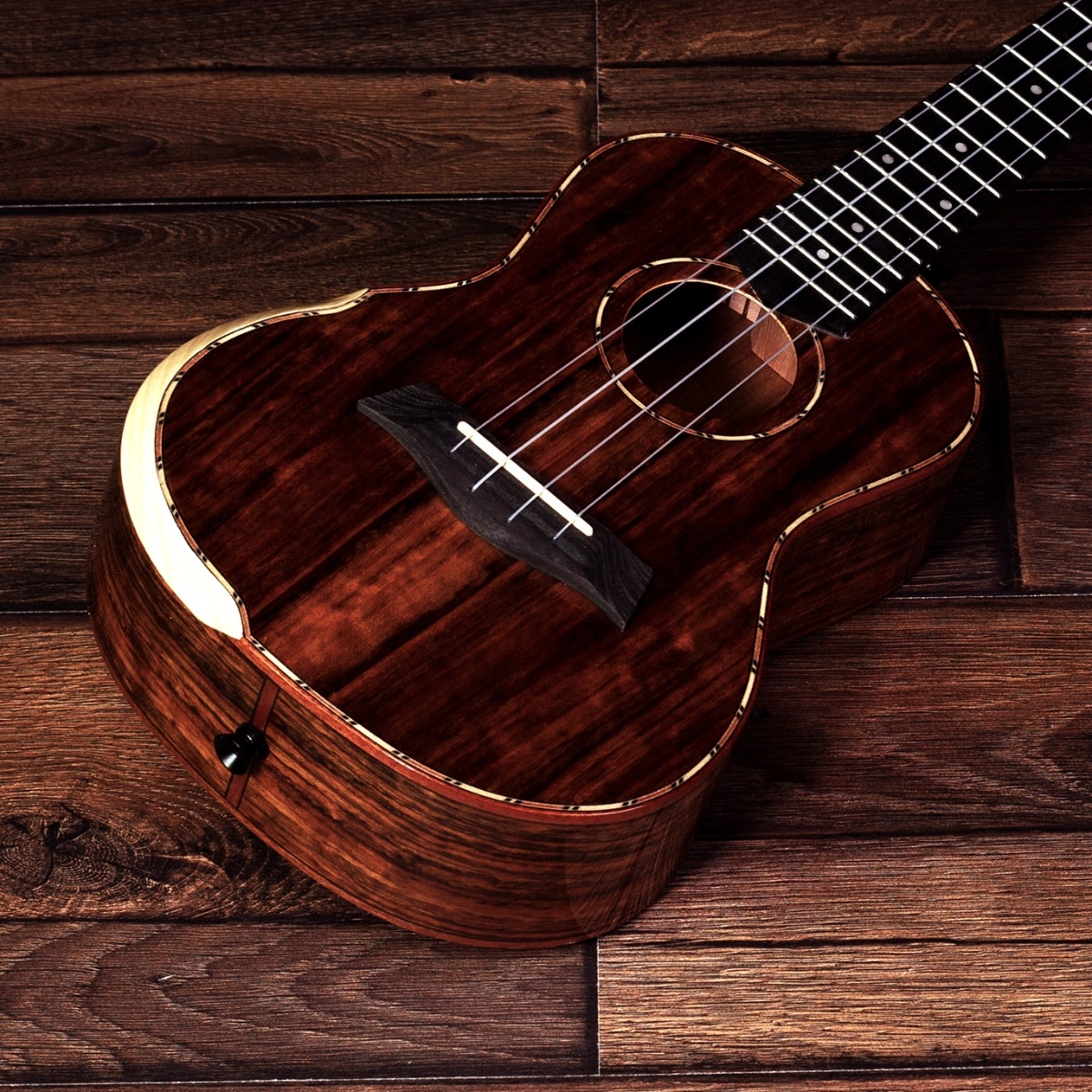 Barnes & Mullins Concert Ukulele - Walnut - Image 3