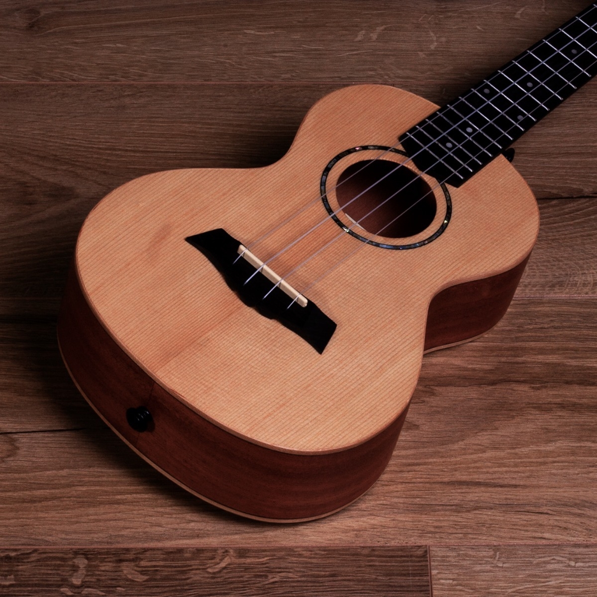 Barnes & Mullins Tenor Ukulele - Spruce - Image 4