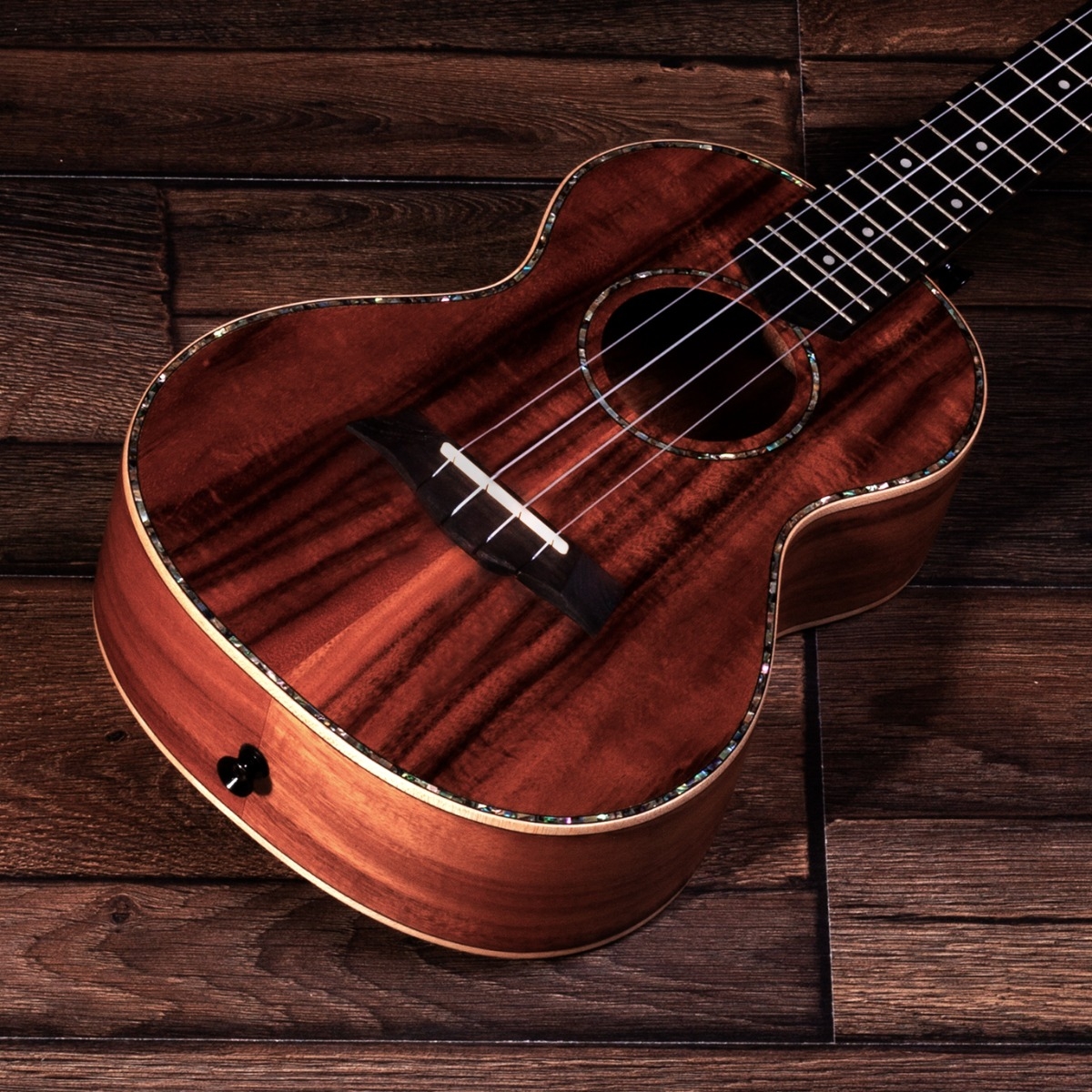 Barnes & Mullins Tenor Ukulele - Koa - Image 4