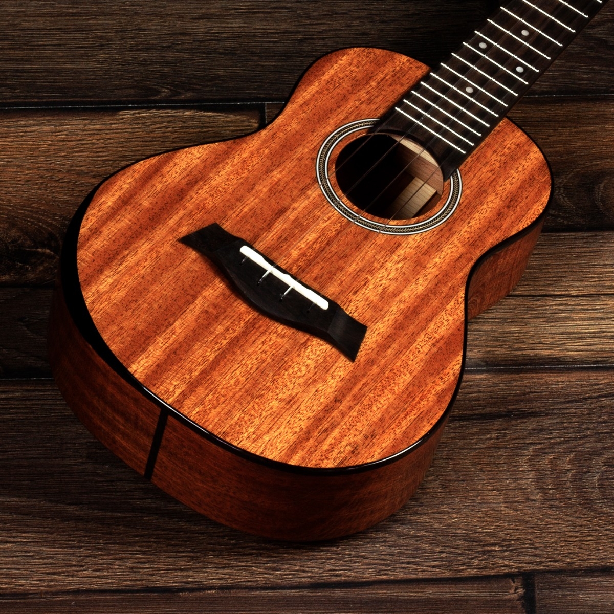 Barnes & Mullins Concert Ukulele - Solid Mahogany. Inc. Gigbag - Image 3