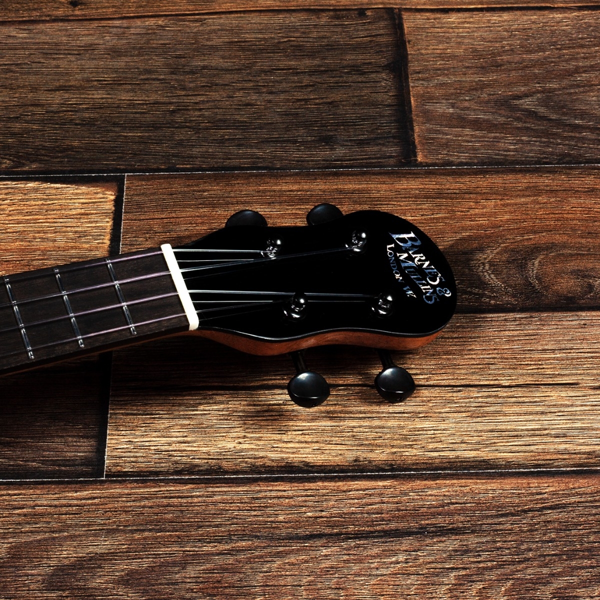 Barnes & Mullins Concert Ukulele - Solid Mahogany. Inc. Gigbag - Image 5