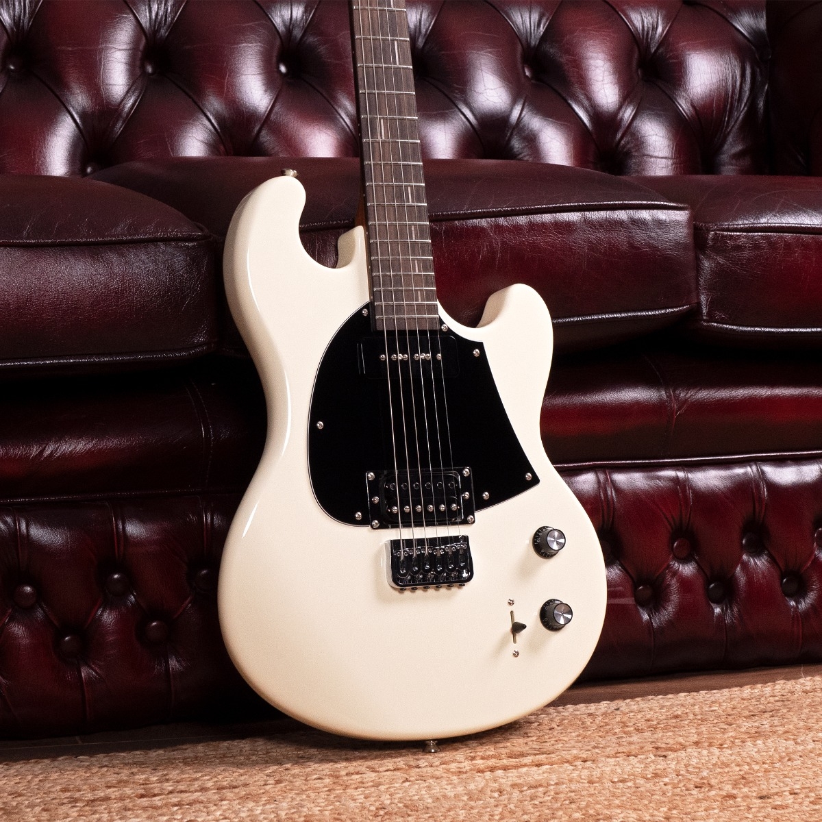 Shergold Masquerader Standard SM11 Solid Quartz White Gloss - Image 3