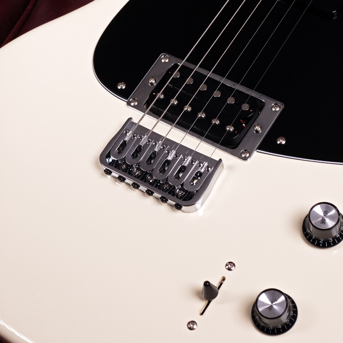 Shergold Masquerader Standard SM11 Solid Quartz White Gloss - Image 5