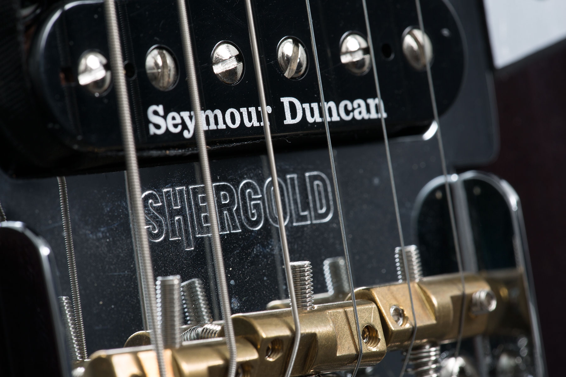 Shergold Masquerader Classic SM02 Thru-Black - Image 3