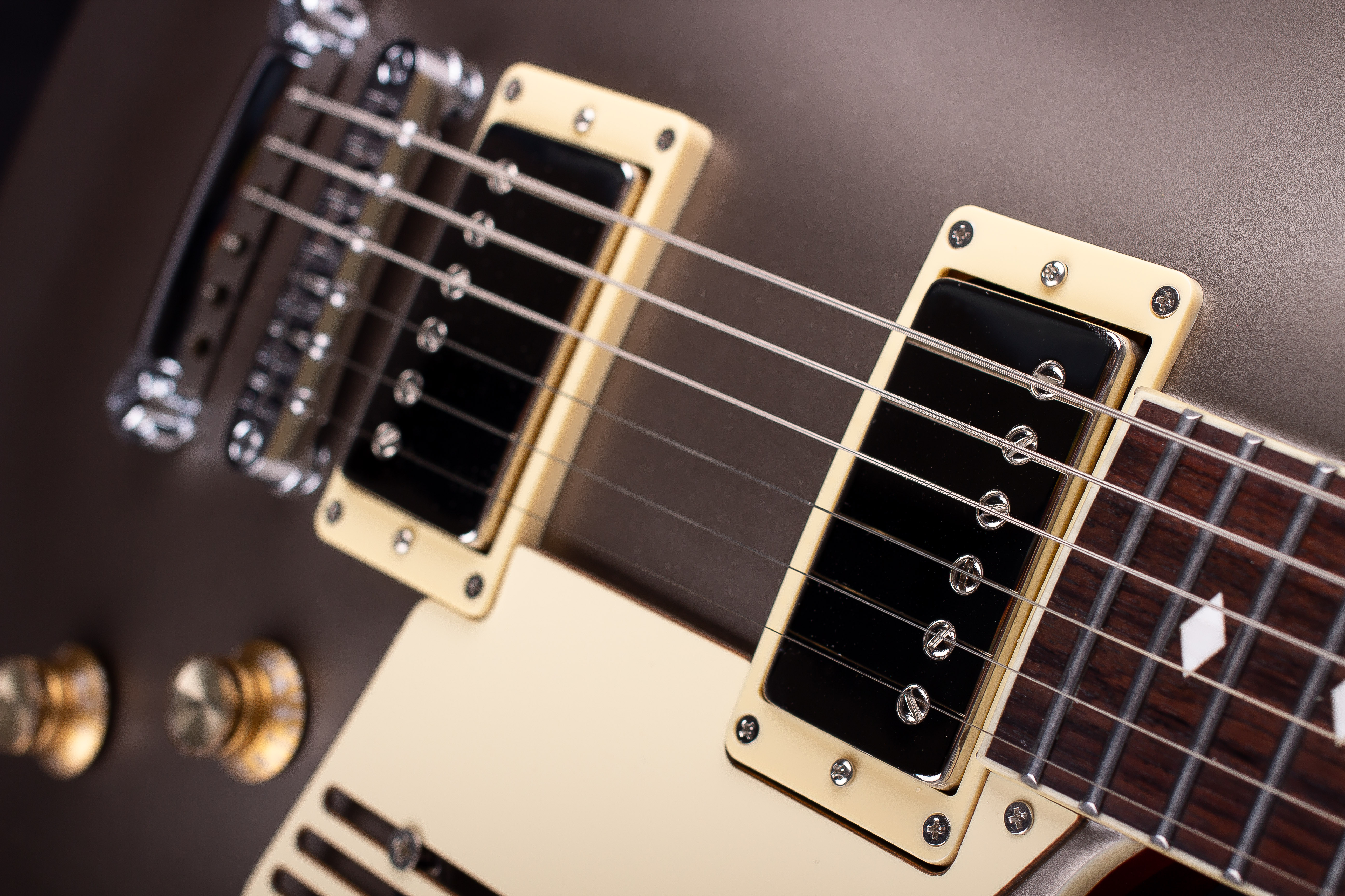 Magneto U-One Velvet Deluxe Sunset Gold Silk with Gig Bag - Image 7