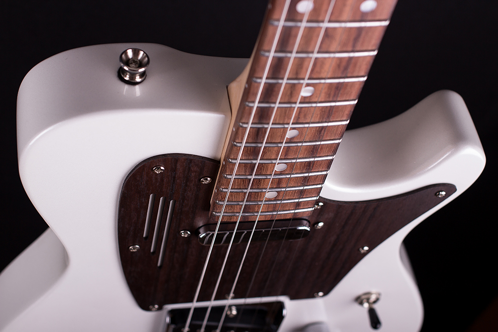 Magneto U-One U-Wave Classic Metallic Pearl White with Gig Bag - Image 6