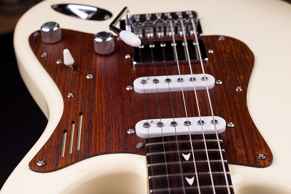 Magneto U-One Sonnet Deluxe Vintage White with Gig Bag - Image 4