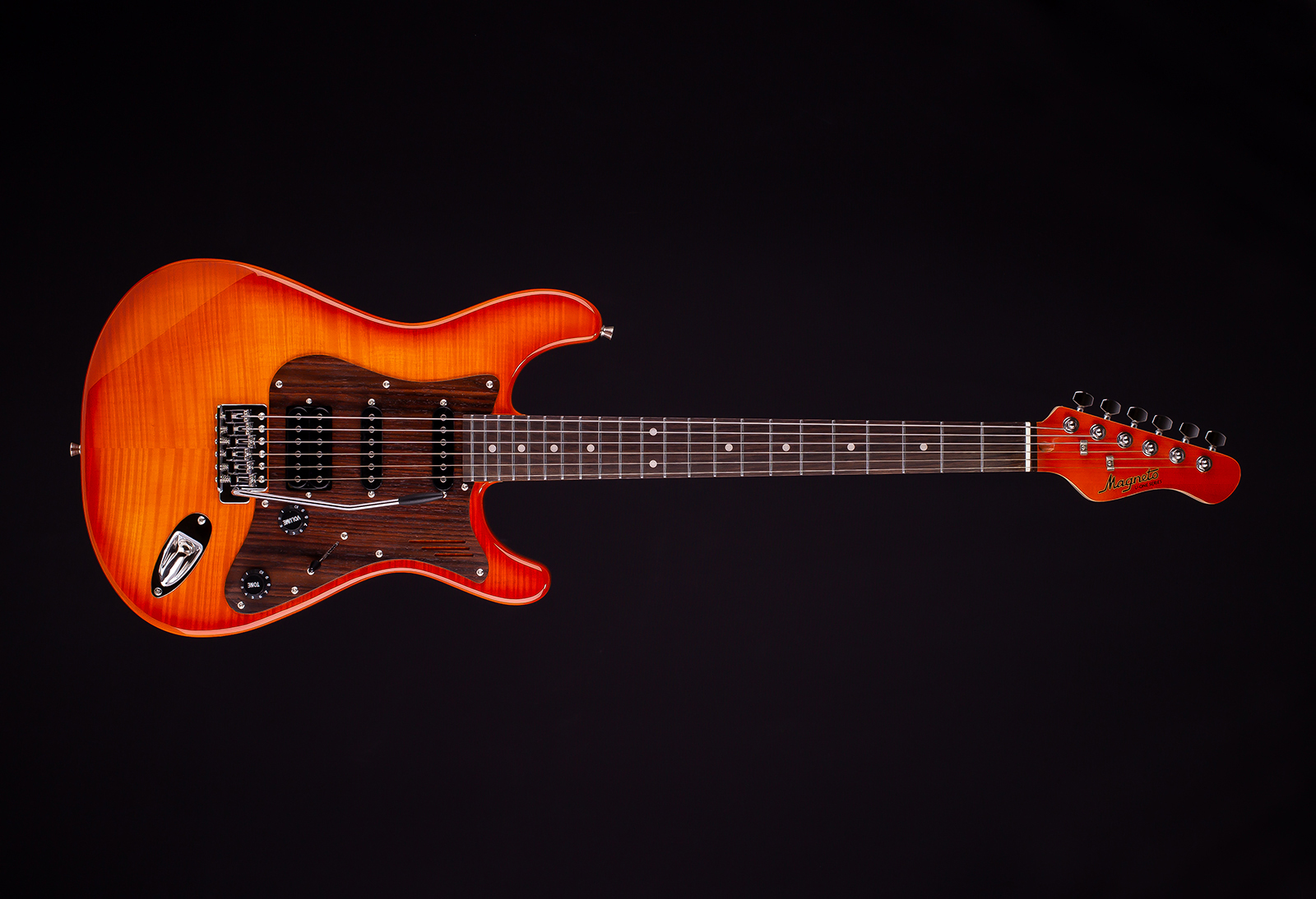 Magneto U-One Sonnet Modern Flamed Amber Burst with Gig Bag - Image 2