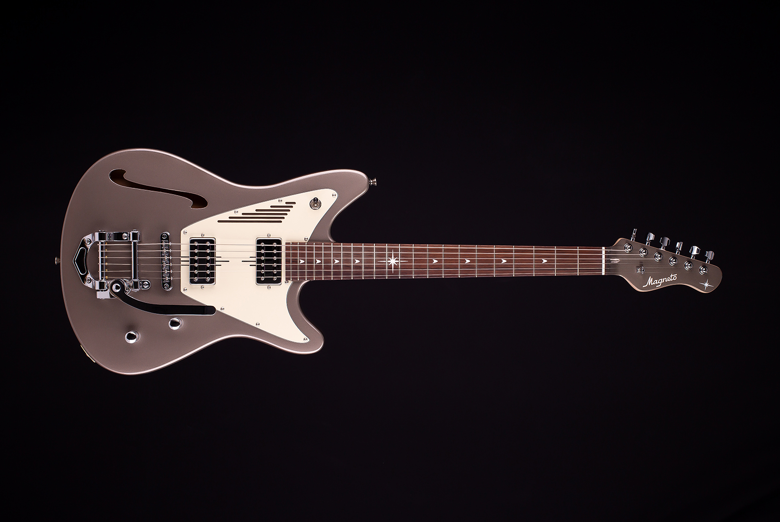 Magneto U-One Starlux Sunset Gold with Gig Bag - Image 2