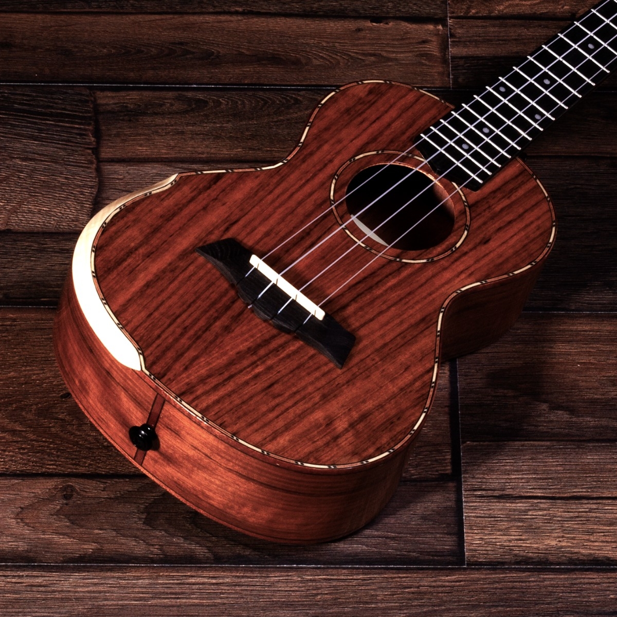 Barnes & Mullins Tenor Ukulele - Walnut - Image 4