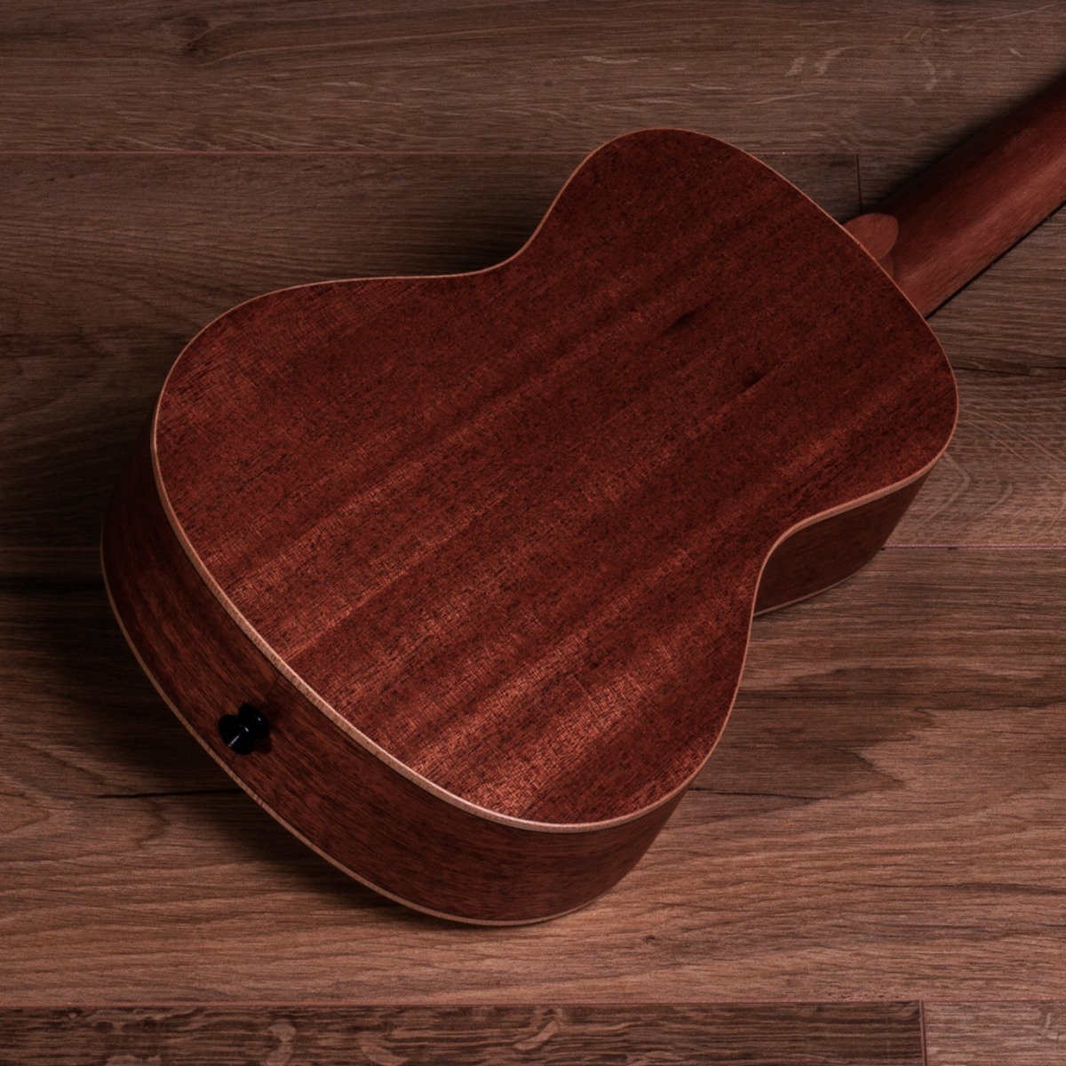 Barnes & Mullins Concert Ukulele - Spruce - Image 5
